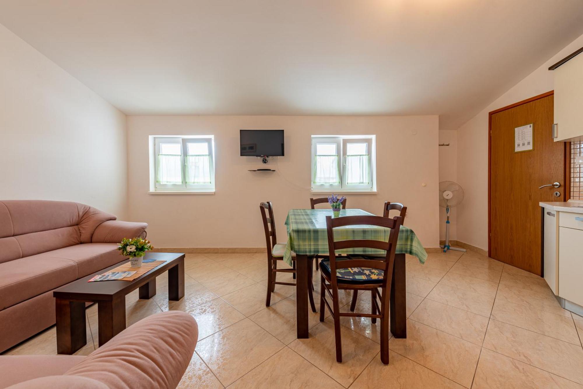 דירות Ražanac Haus Toni מראה חיצוני תמונה