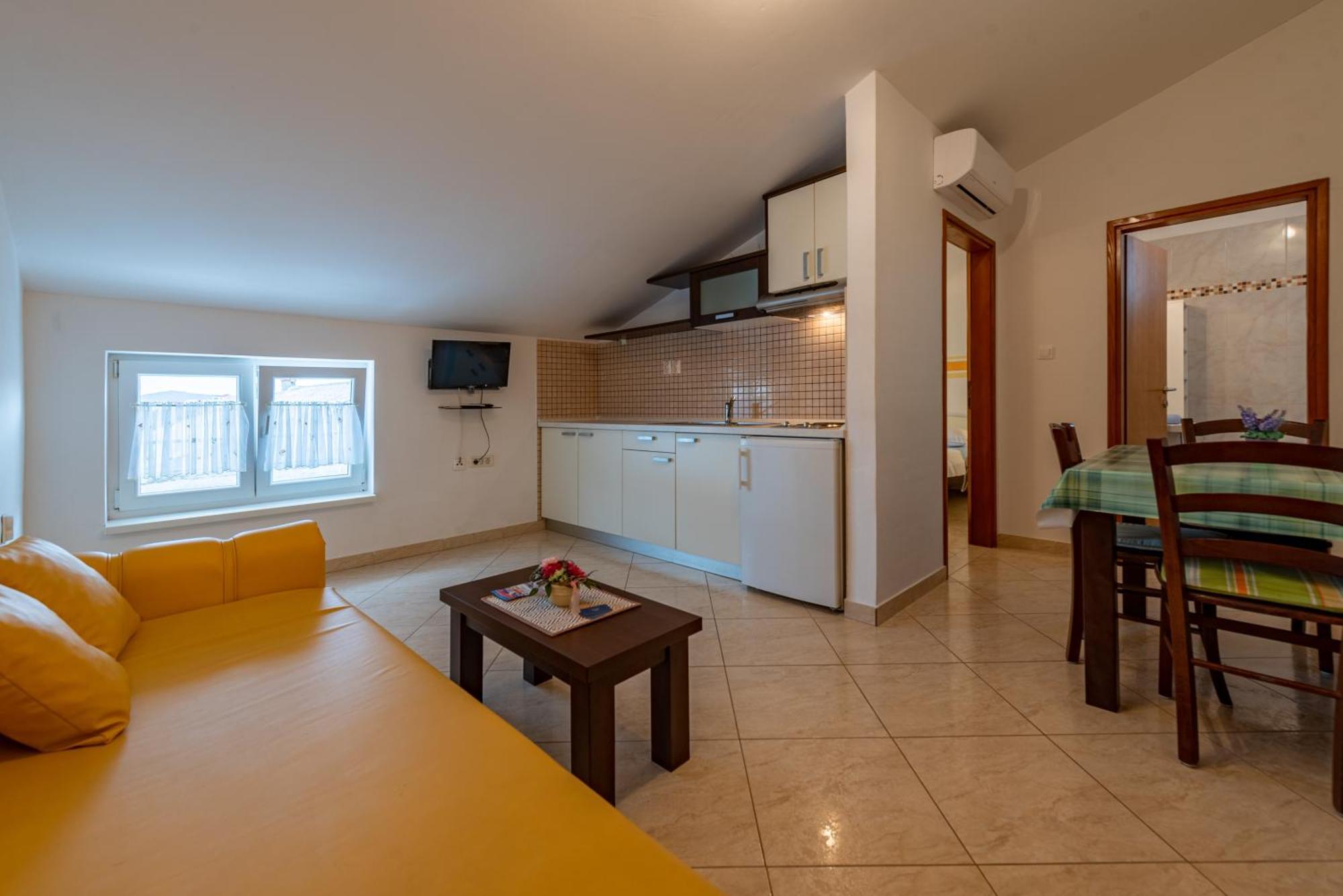 דירות Ražanac Haus Toni חדר תמונה